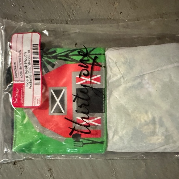 Thirty One Hide and Peek Pouch Barnyard Buddy- NWT - Picture 2 of 3